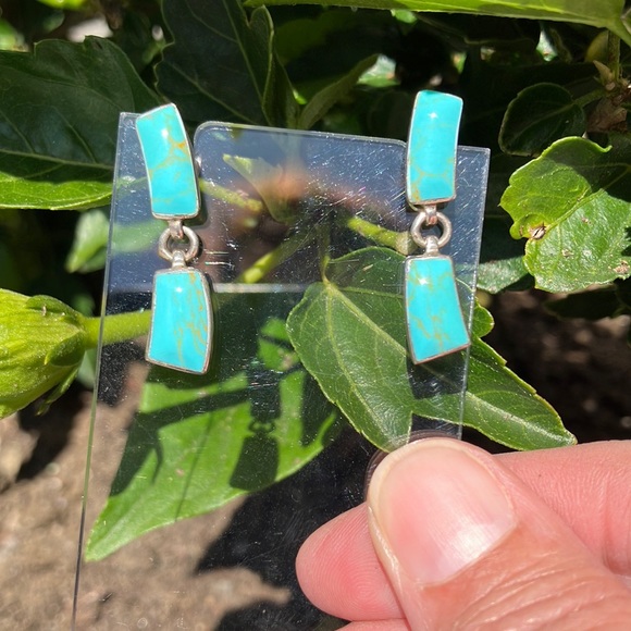 Gorgeous VINTAGE Turquoise and Silver Earrings - Picture 5 of 13